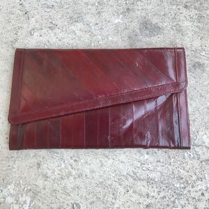 Lee Sands clutch  